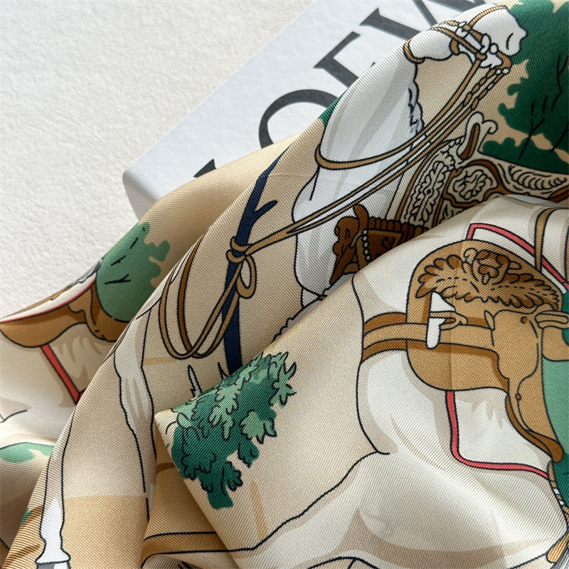 90cm Silk Scarf Luxury Square  - Luxury Bags Hong Kong recension och pris